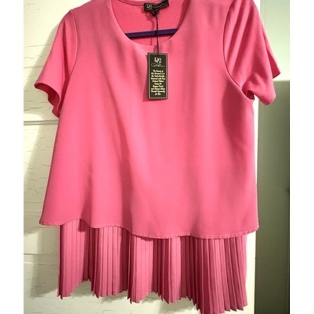 DG2 by Diane Gilman Size S women's pink tunic w/pleated‎ underlayer NWT